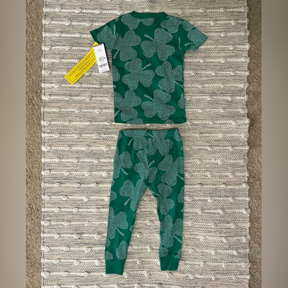18 month st patrick clover two piece set - Picture 3 of 3